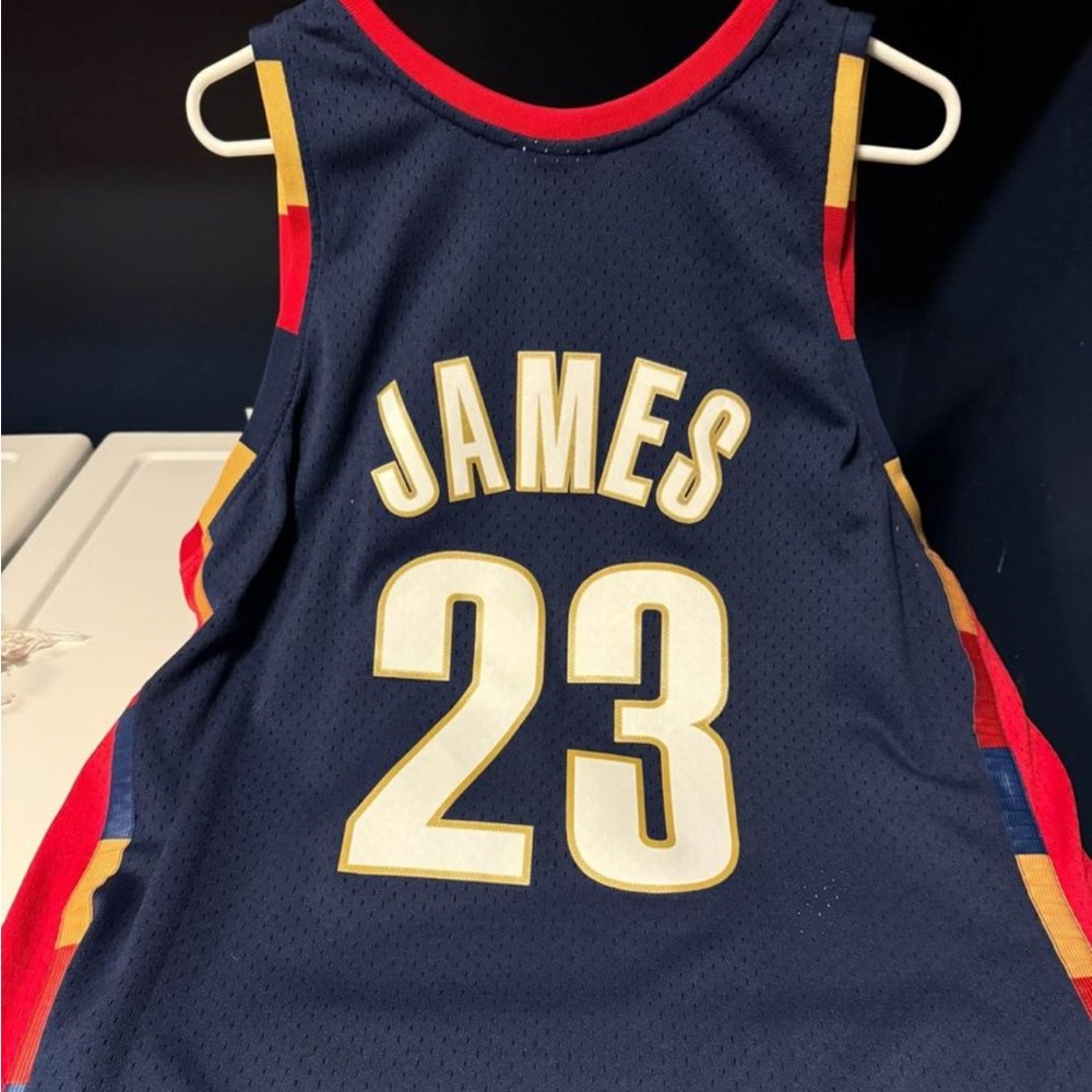 Lebron James Swingman Jersey